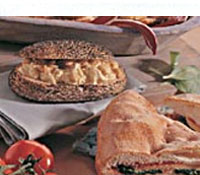Vers brood bij S-Markt Scholte, op zaterdag heerlijke warme broodjes!